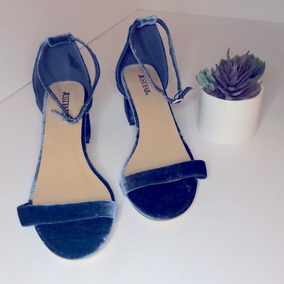 DONATED 💙 JUSTFAB - Sanoura Velvet Low Block Heel Sandal - Picture 3 of 9